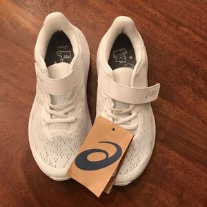 ⭐️ASICS⭐️ Child Size 3